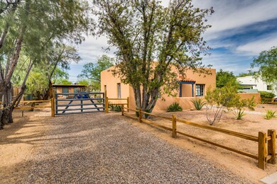 Gravel drive & gate