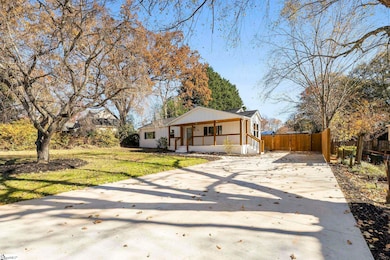 208 Meridian Ave, Taylors, SC 29687 - photo 2