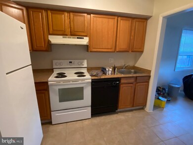 9728 Hagel Cir, Lorton, VA 22079 - photo 4