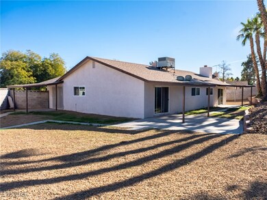 2660 Diamante Cir, Las Vegas, NV 89121 - photo 7