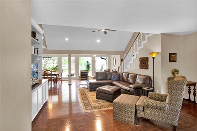 226 W Castle Harbour Dr, Friendswood, TX 77546 - photo 3