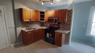 112 Hobart St unit 1, Meriden, CT 06450 - photo 3