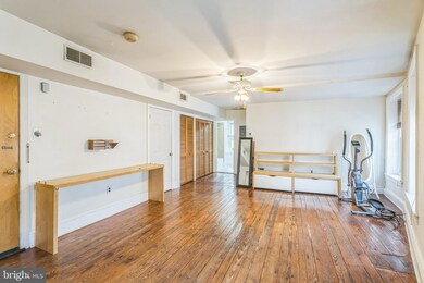 4417 Baker St unit 2, Philadelphia, PA 19127 - photo 4