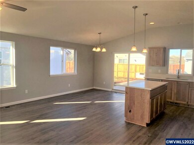 2001 14th Ave SW, Albany, OR 97321 - photo 7