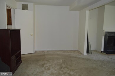 14838 Belle Ami Dr, Laurel, MD 20707 - photo 7