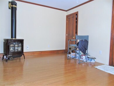 18 Lathrop St, Salem, MA 01970 - photo 5