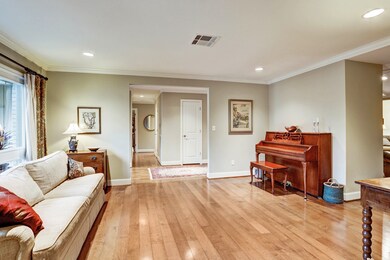 10027 Doliver Dr, Houston, TX 77042 - photo 7