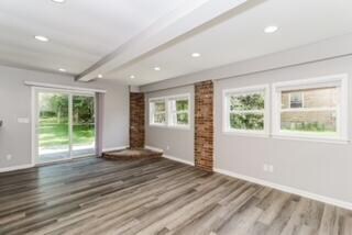 005-photo-family-room-13986183