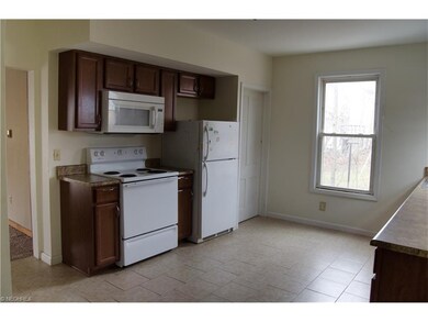 lower unit kitchen