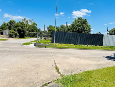 891 Chas Ln, Houston, TX 77091 - photo 5