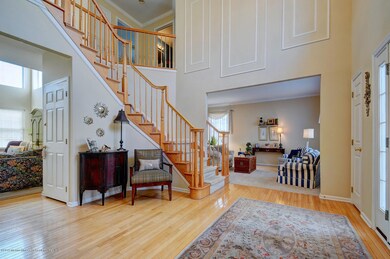 07_06Foyer_mls