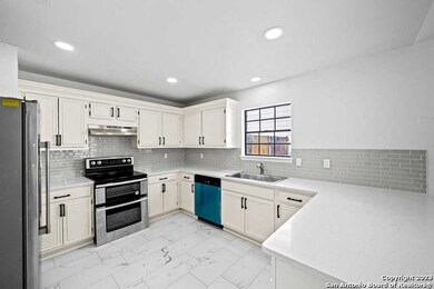 11524 Bear Paw Path, San Antonio, TX 78245 - photo 7