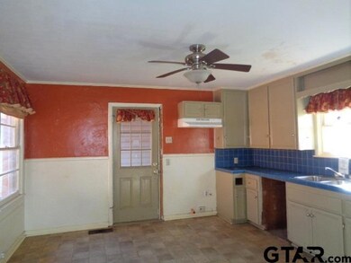 1323 1323 E Sixth St, Tyler, TX 75701 - photo 6