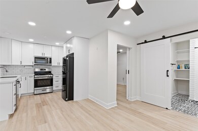 1327 Idylwild St unit B, Houston, TX 77009 - photo 5