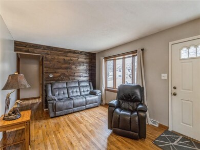 3940 E 26th St, Des Moines, IA 50317 - photo 3