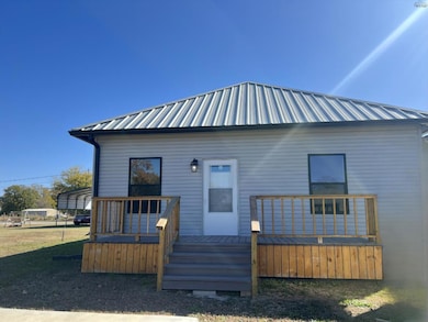 724 Franklin St, Bellevue, TX 76228 - photo 5