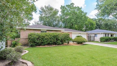 16726 David Glen Dr, Friendswood, TX 77546 - photo 2