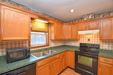 22 Sawyer St, Gardner, MA 01440 - photo 7