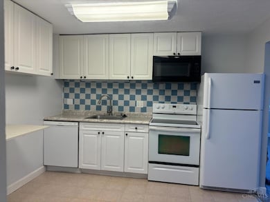 6646 Hearne Rd, Cincinnati, OH 45248 - photo 7