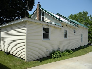 302 1st St, Ludington, MI 49431 - photo 3