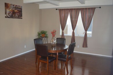 Wood laminate flooring