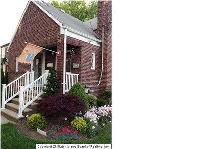 125 Dickie Ave, Staten Island, NY 10314 - photo 2