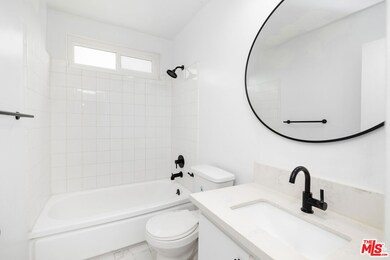 114 S Gramercy Place unit 108, Los Angeles, CA 90004 - photo 4