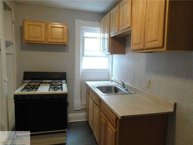 408 W Lapeer St, Lansing, MI 48933 - photo 2