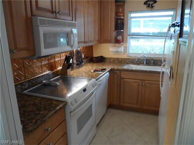 682 Broad Ave S unit J682, Naples, FL 34102 - photo 6