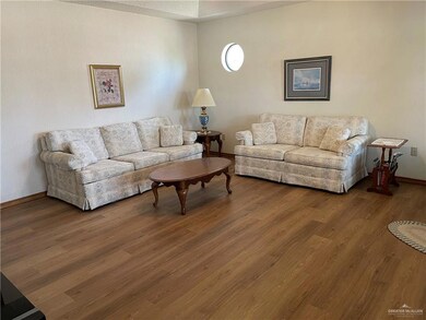 909 Santa Anna Dr, Alamo, TX 78516 - photo 3