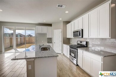 124 Lacey Oak Loop, San Marcos, TX 78666 - photo 6
