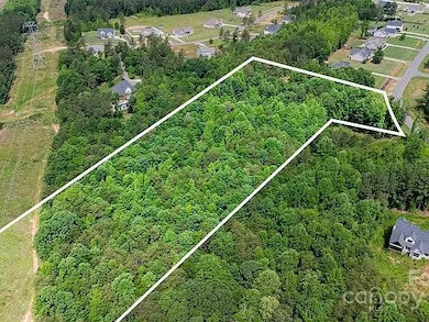 2592 Moon Creek Ln, Clover, SC 29710 - photo 3