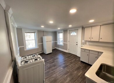 68 Anderson St unit 3R, Naugatuck, CT 06770 - photo 2