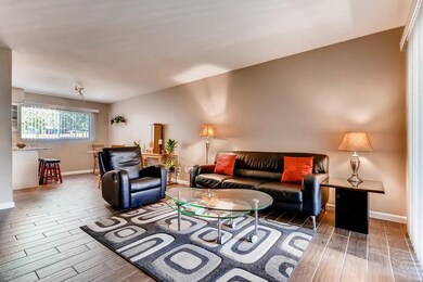 5550 N 12th Street Unit 8-large-006-2-Li