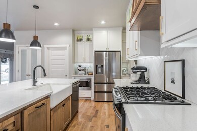 833 Gathering Leaves Way, Edmond, OK 73034 - photo 4