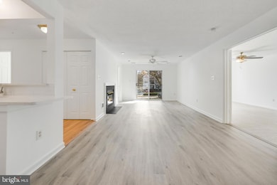 10007 Vanderbilt Cir unit 7, Rockville, MD 20850 - photo 7