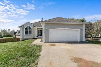 518 Forrest View Ct, Raymore, MO 64083 - photo 4