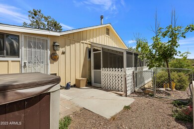 304 W Cherry St-23
