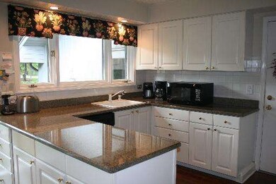 2 Shagbark Rd, Rolling Meadows, IL 60008 - photo 4