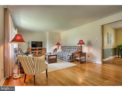 4013 Crestline Dr, Reading, PA 19606 - photo 7