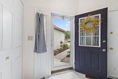 368 Maidstone Ct unit 15368A, Schaumburg, IL 60194 - photo 3