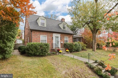 127 Moncure Dr, Alexandria, VA 22314 - photo 2