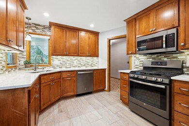 4261 Queens Way, Minnetonka, MN 55345 - photo 5