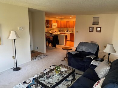 200 Wycoff Way unit 200, Middlesex, NJ 08846 - photo 3