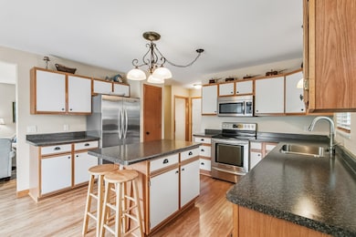 5102 Sarah Ln, Middleton, WI 53562 - photo 7