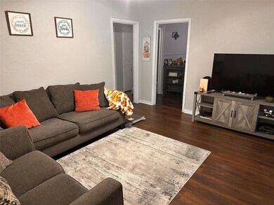 122 Ramsey Ave, Cleburne, TX 76031 - photo 2