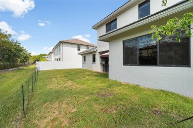 13070 Addilyn Ct, Davie, FL 33325 - photo 5