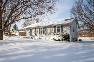 2924 E Shawnee Ave, Des Moines, IA 50317 - photo 3