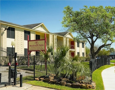 3639 N Macgregor Way unit 27, Houston, TX 77004 - photo 2