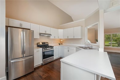 All new kitchen cabs and appliances